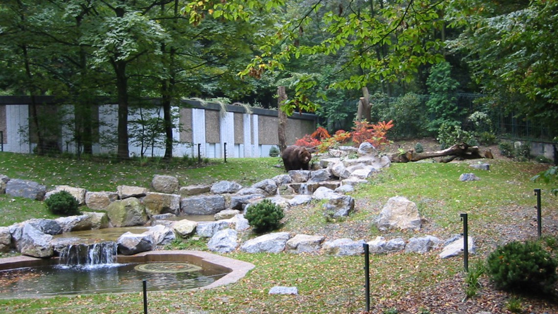 Braunbärenanlage-im-Zoo-Wuppertal_3